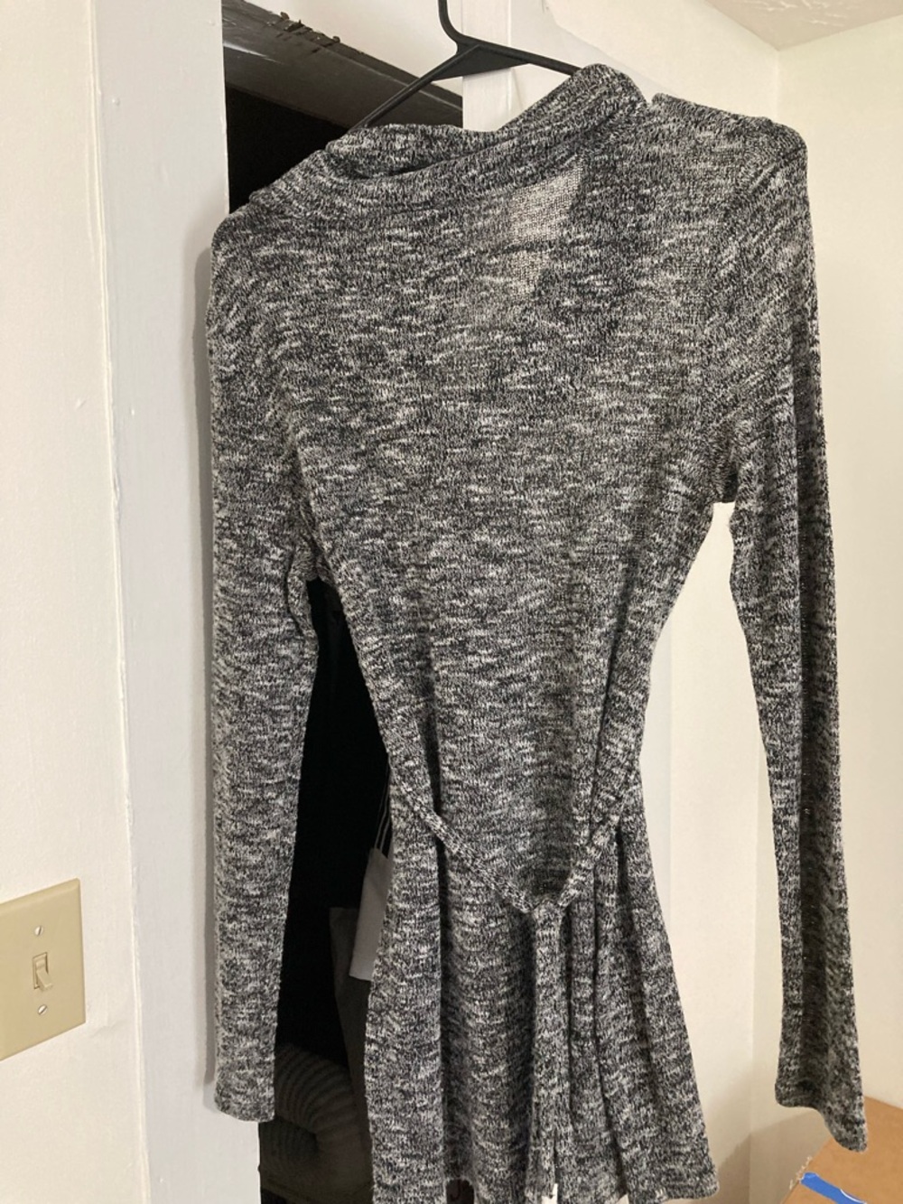 Ladies Sweater - Picture 7 of 12